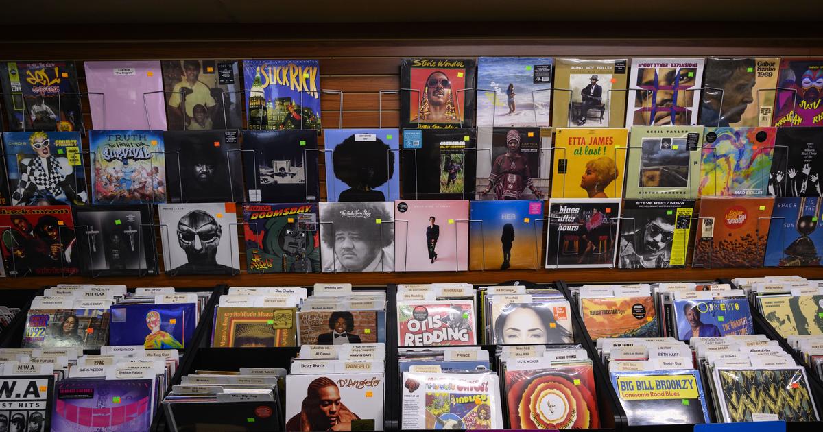 Vinyl record sales top CDs for first time in more than 30 years: “Music lovers clearly can’t get enough”