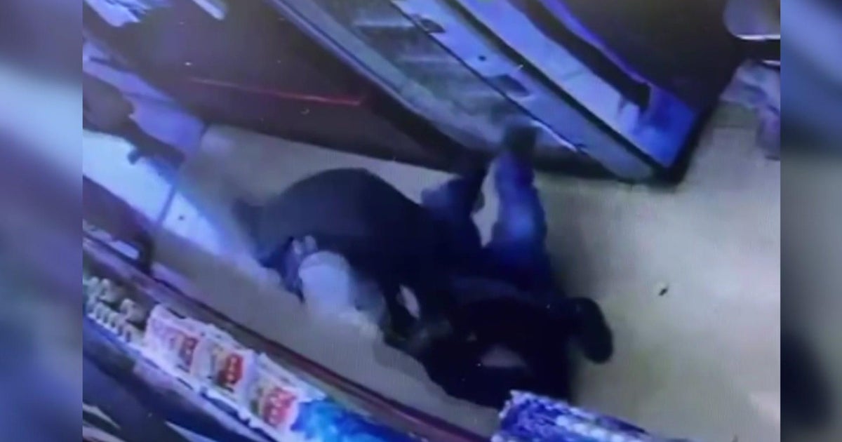 Police: Bronx grocery store worker attacked by 2 suspected shoplifters ...