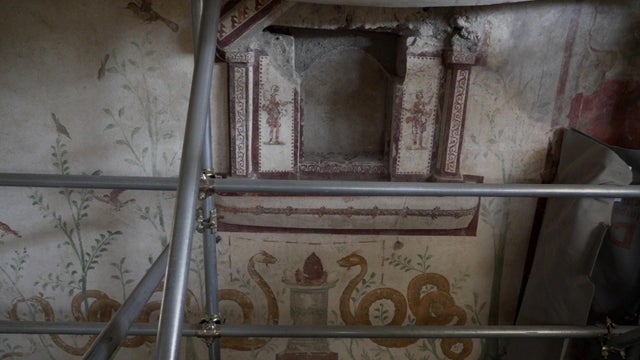 pompeii-house-of-the-lararium.jpg
