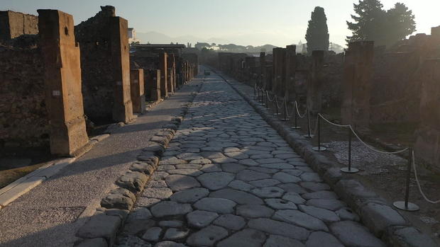 pompeii-street.jpg 