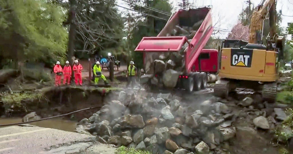 Crews scramble to repair Main Street washout in Soquel CBS San Francisco