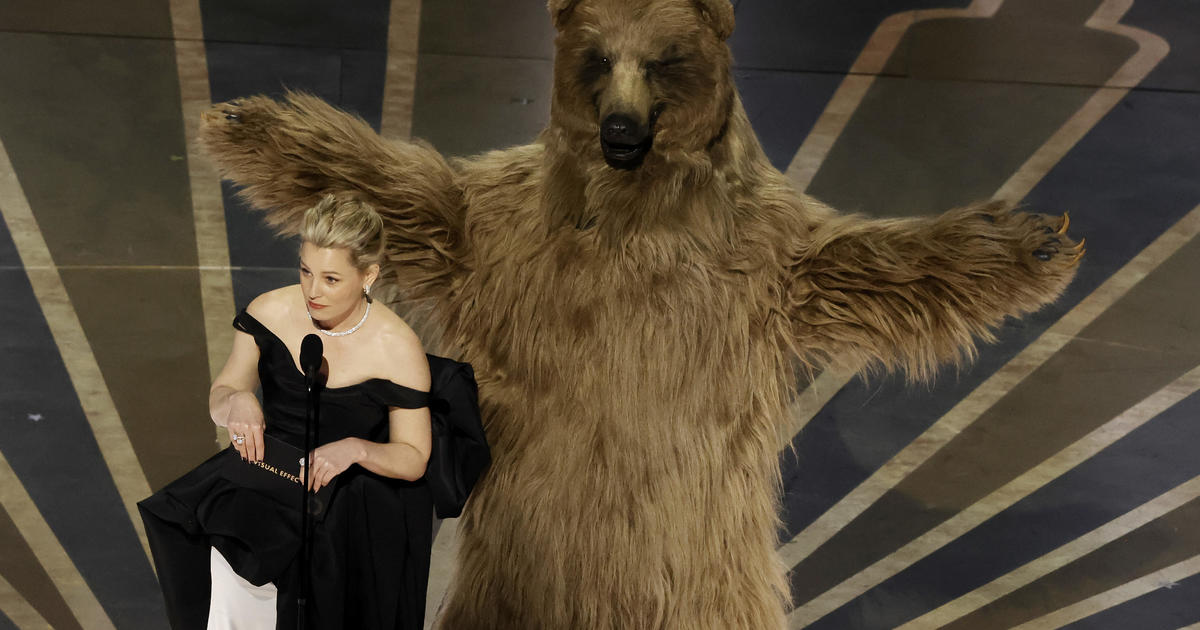 Oscars 2023: Cocaine Bear and Elizabeth Banks present Academy Award for visual effects