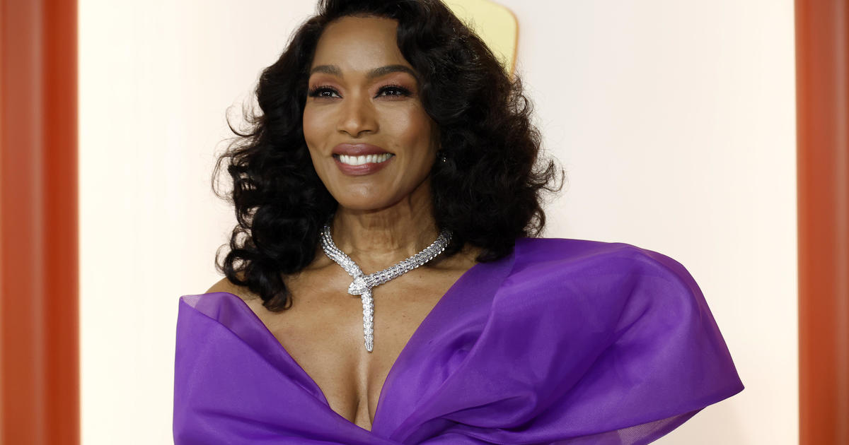 Michael B. Jordan and Jonathan Majors show love to Angela Bassett after her supporting actress loss