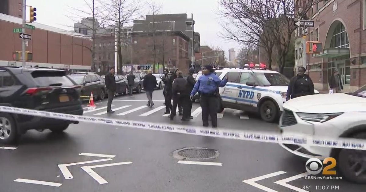 NYPD investigating 3 separate shootings in Manhattan - CBS New York