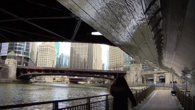 chicago-riverwalk.png 