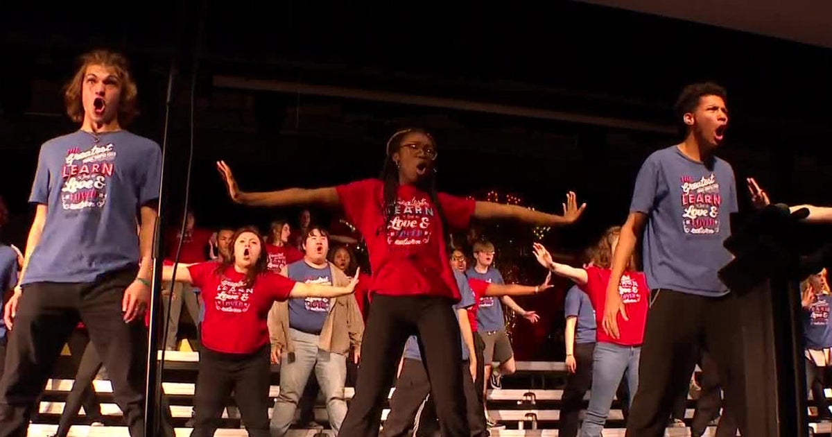 Bloomington show choir raises over $30,000 for trip to national competition - Vimarsana News