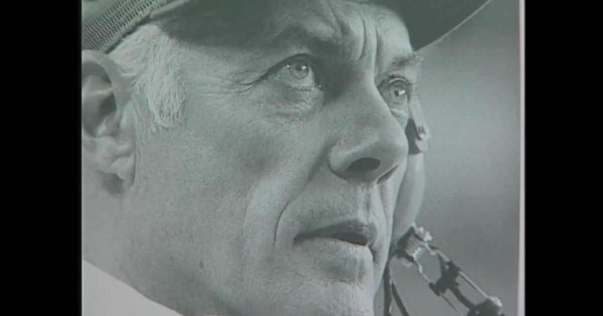 Bud Grant's 1st Day at New Office Brings Back Vivid Vikings Memories