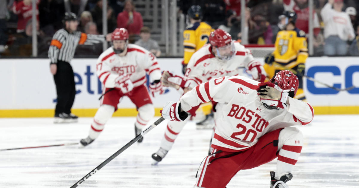 Ice Hockey vs. Boston University - Image 27: Ice Hockey vs. Boston  University - Michigan