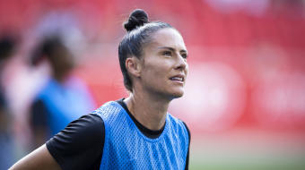 Soccer star Ali Krieger announces retirement 