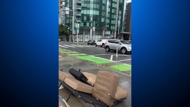 flying-couch.jpg 