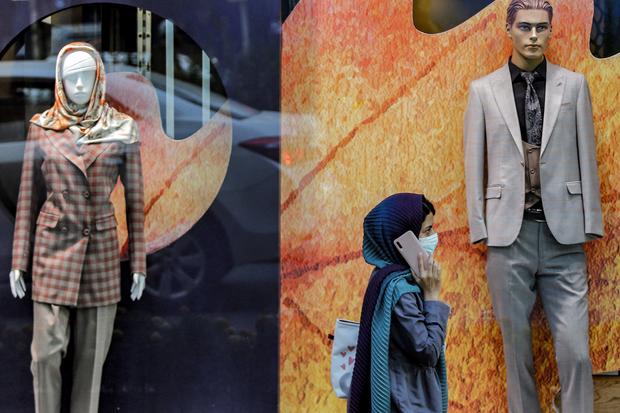 IRAN-CLOTHING-FASHION-TREND 