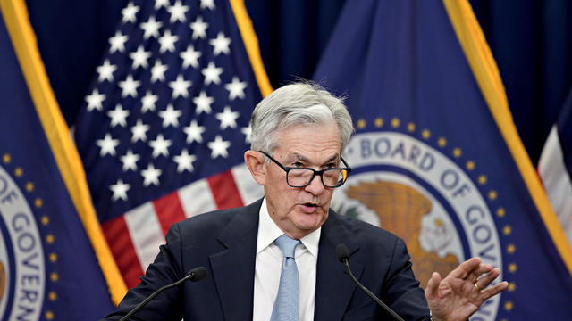 Jerome Powell at a podium 