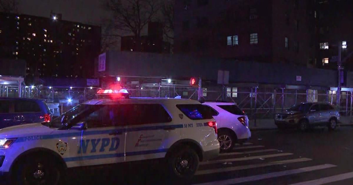 Police Robbery Suspect Fired At Officers In Inwood Cbs New York 