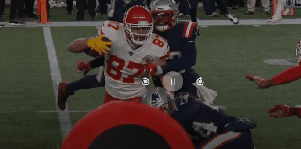 Travis Kelce fumble in 2019