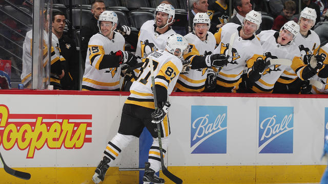 Pittsburgh Penguins v Colorado Avalanche 
