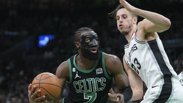 Spurs Celtics Basketball 