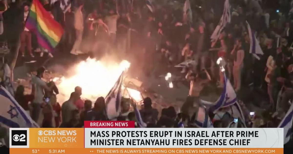 Massive Protests Erupt Overnight In Israel - CBS New York