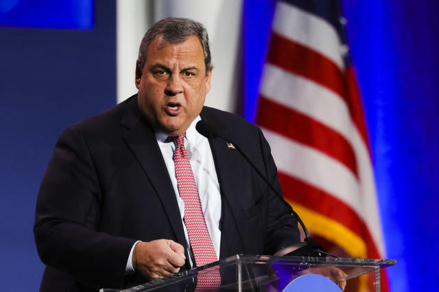 Chris Christie Announces 2024 Presidential Bid in New Hampshire