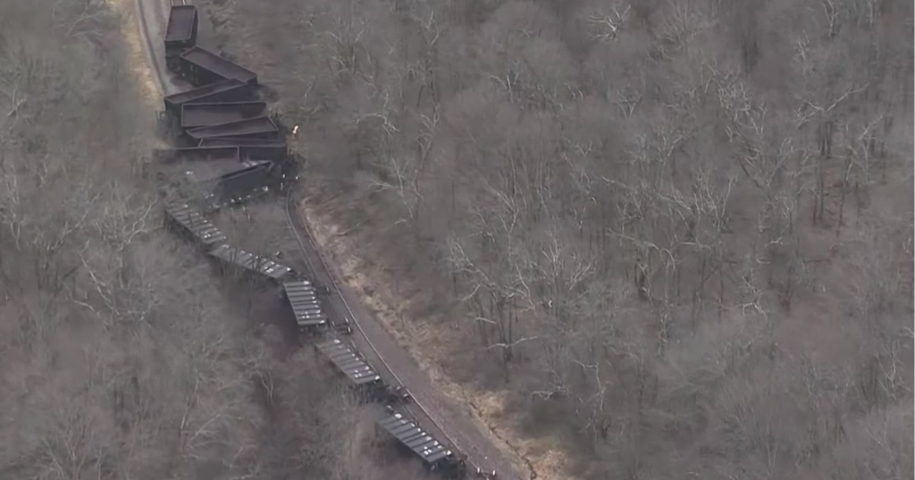 Train derails in Butler County CBS Pittsburgh