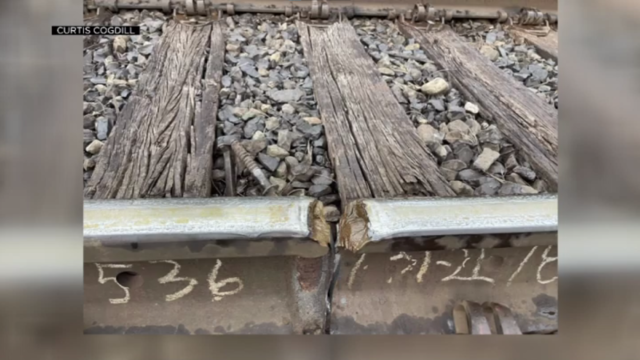 cracked-train-tracks.png 