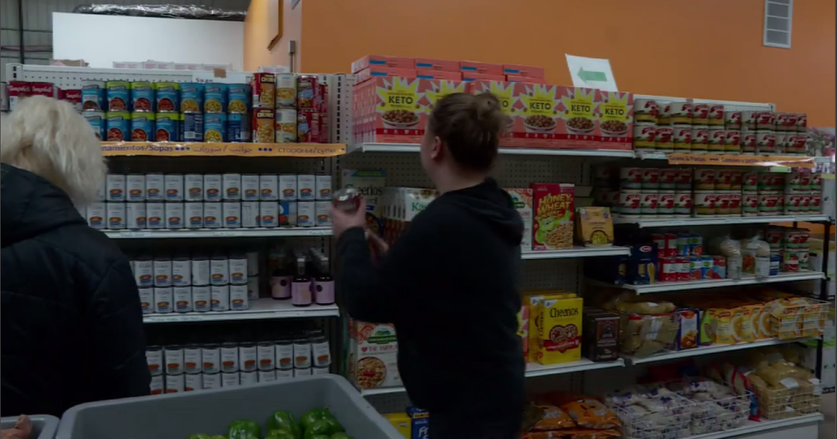 After cuts to SNAP benefits, food pantries feel the pinch CBS Chicago