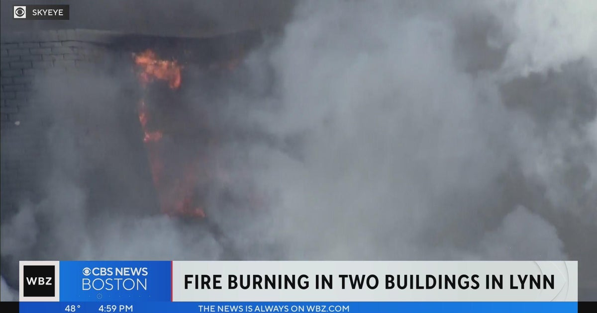 Fire burns through two homes in Lynn - CBS Boston