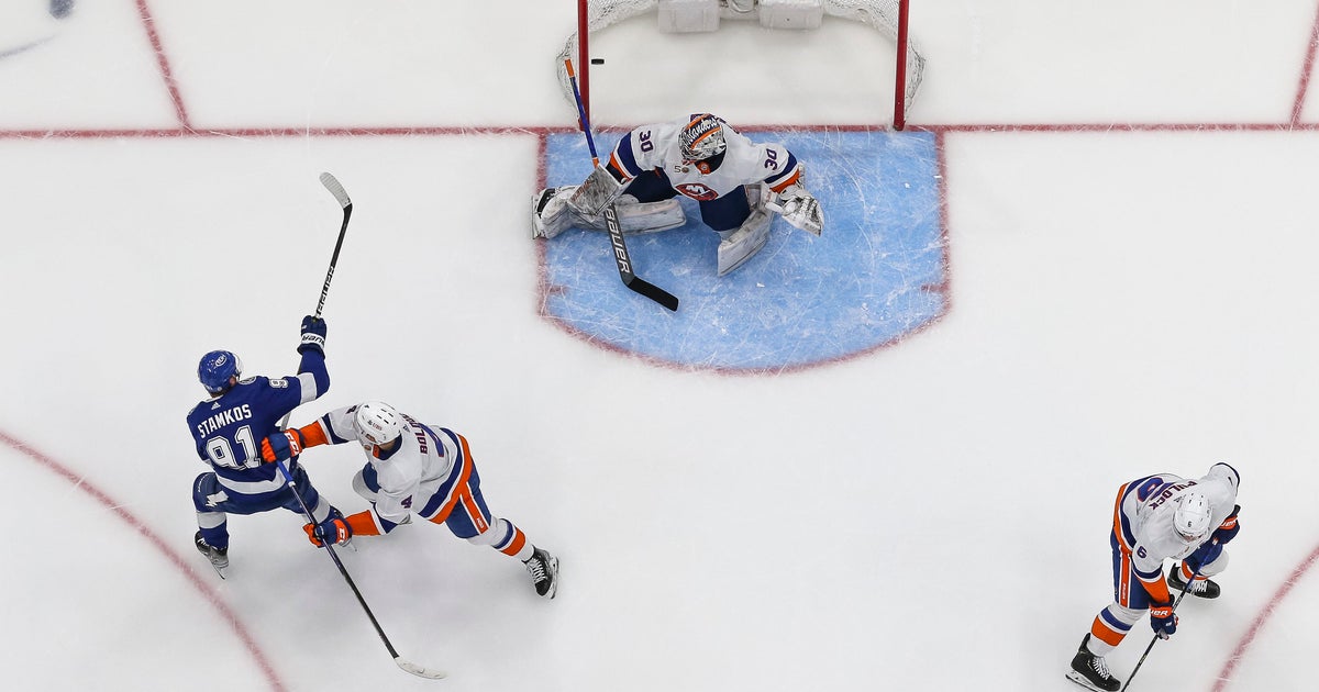 Lightning beat Islanders earn playoff berth