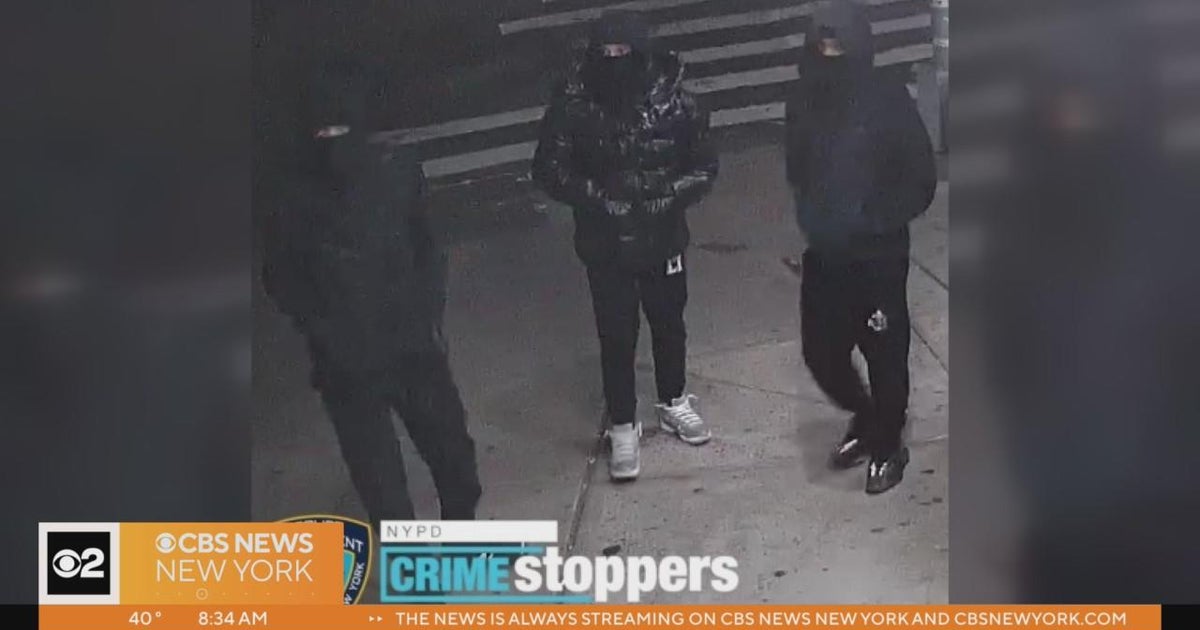 NYPD releases picture of 3 suspects in deadly Astoria shootings - CBS ...