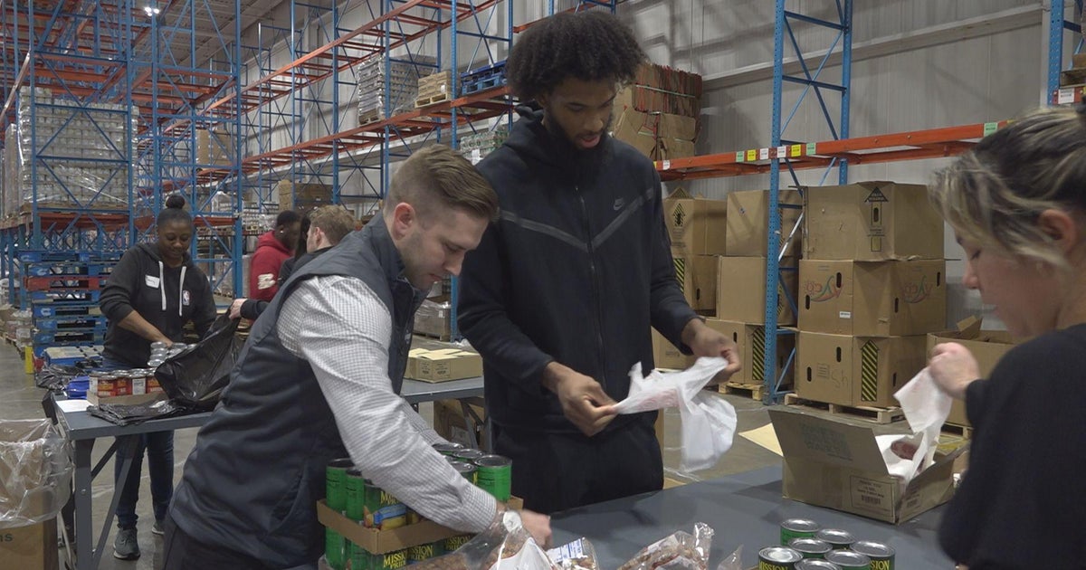 Pistons forward Marvin Bagley volunteers at Gleaners for new food initiative CBS Detroit