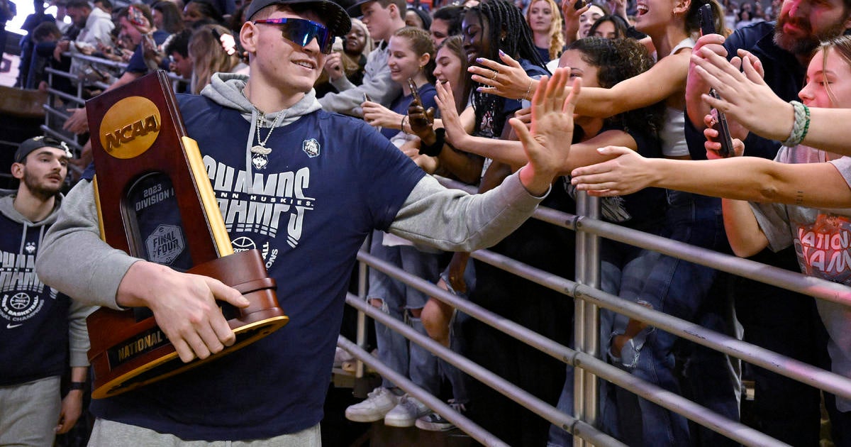 UConn Returns Home To Celebrations, Vandalism On Campus - CBS New York