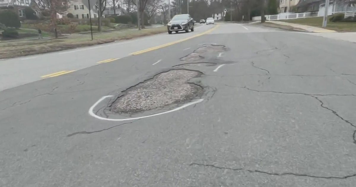 "It's brutal": The race is on to fix potholes along Boston Marathon route - Vimarsana News