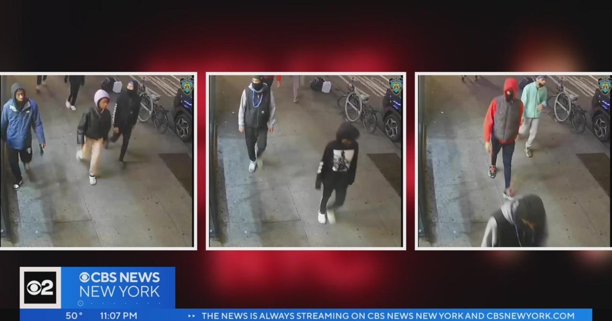 2 assaults in Hell's Kitchen under investigation - CBS New York