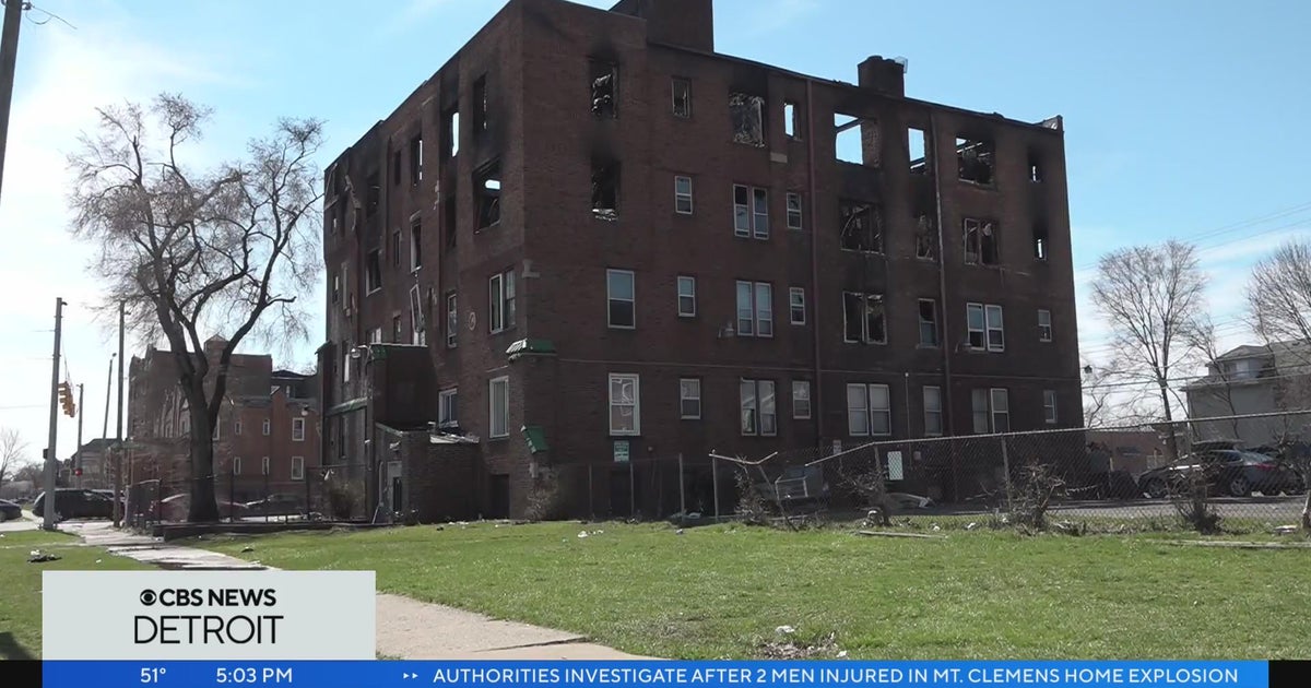 More than 20 displaced after apartment fire in Detroit - CBS Detroit