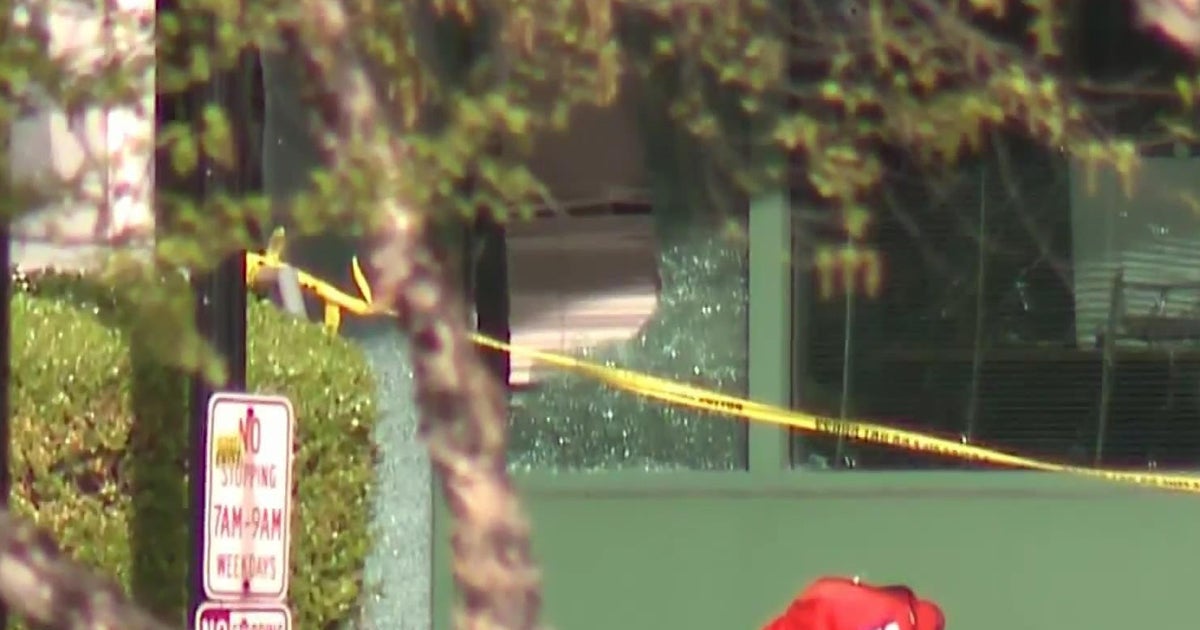 4 killed, 9 hurt in shooting at bank in Louisville, Kentucky - CBS Chicago