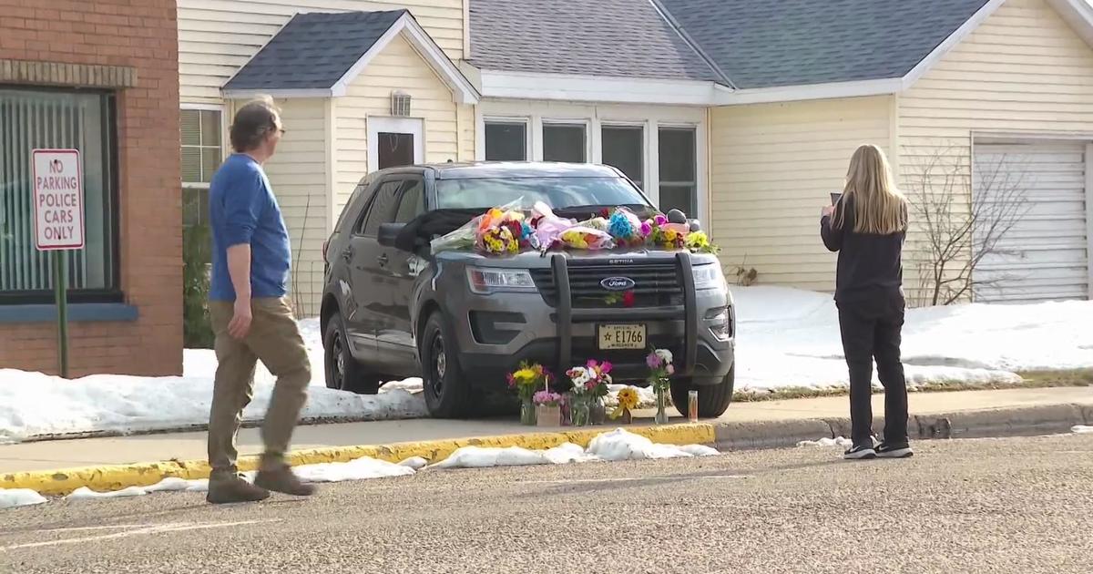 Western Wisconsin communities mourn officers killed in traffic stop