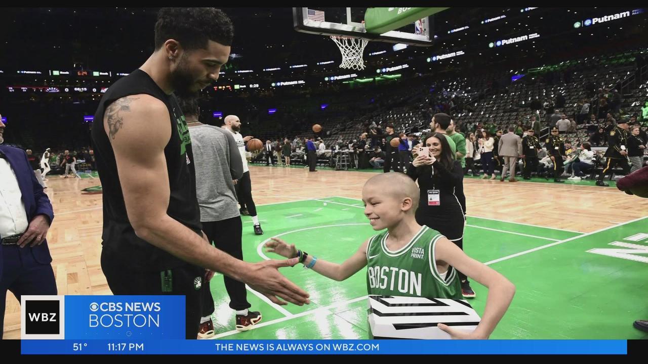 Jayson Tatum surprises boy battling cancer with new signature shoes - CBS  Boston