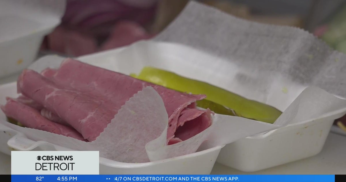 Detroit restaurant serves up pickle sandwiches, breadless options CBS