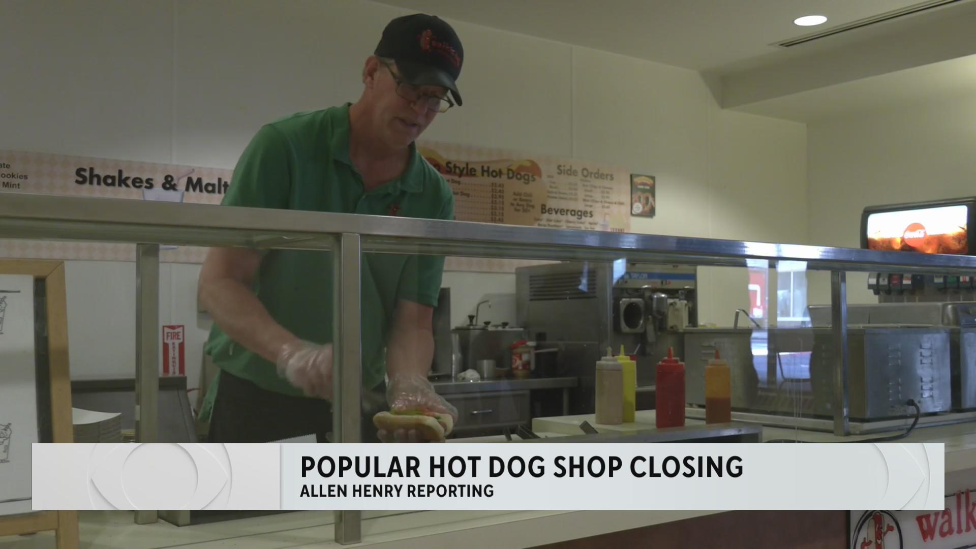 Meet Hot Dog Mark, the man who really relishes his job at Target Field