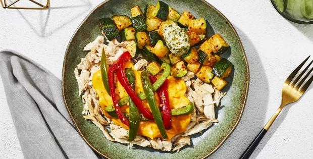 Cheesy Chicken & Peppers with Garlic Butter Zucchini 
