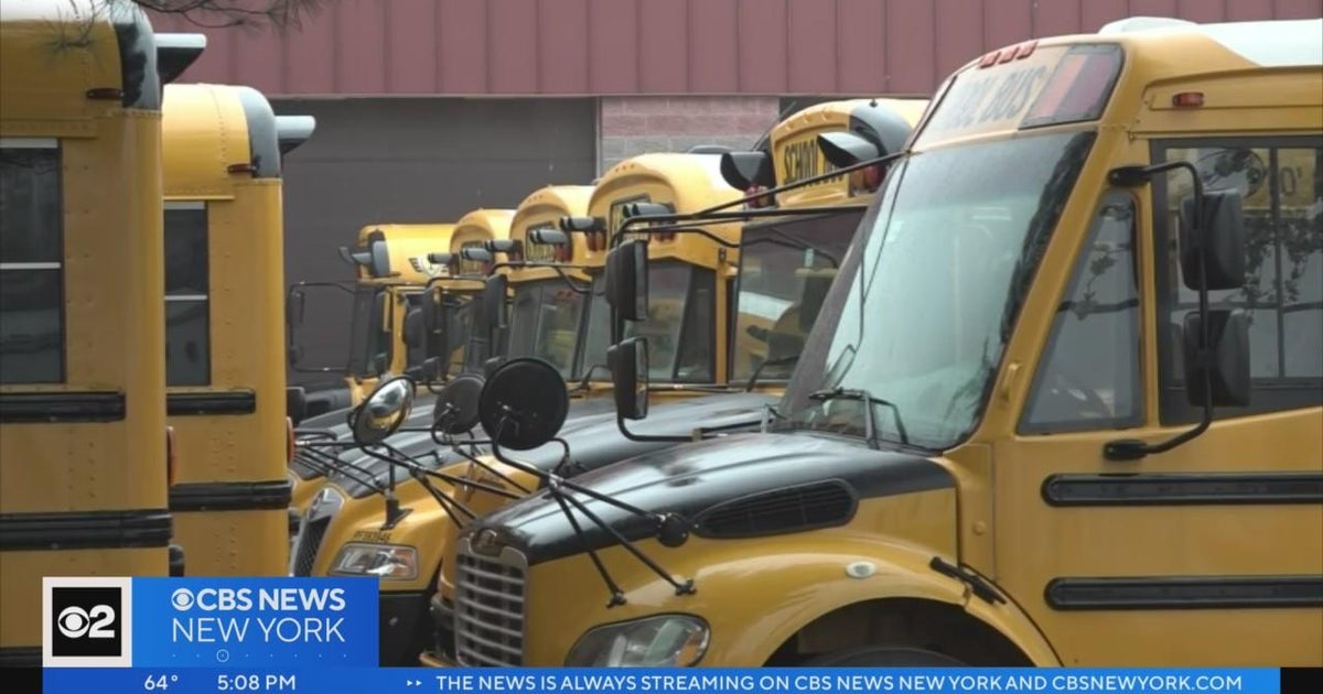 Greenwich parents scramble after dozens of school bus drivers call out ...