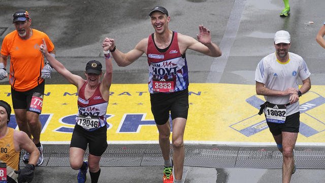 Bruins legend Zdeno Chara finishes Boston Marathon in impressive time:  'That guy's an animal