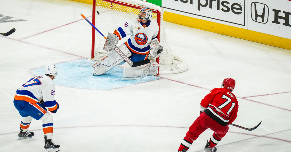 Skjei, Slavin score third-period goals to help the Hurricanes beat