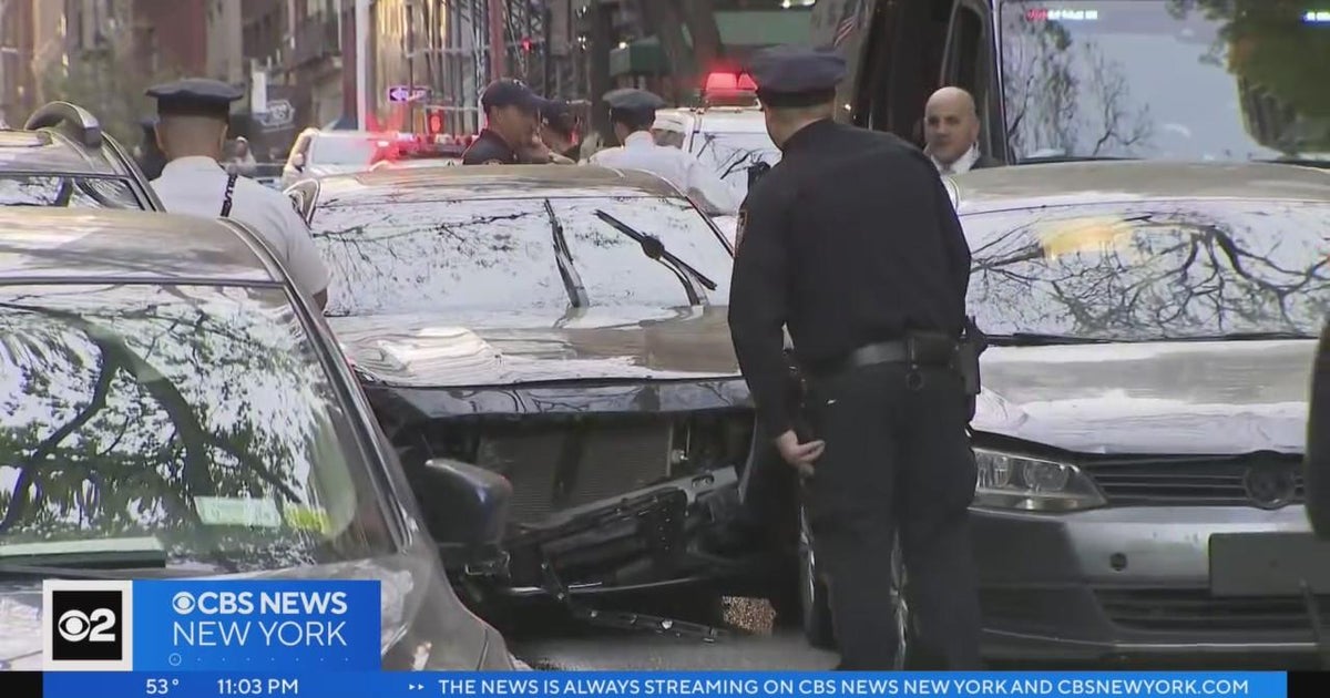 Police searching for driver accused of hitting NYPD officer - CBS New York