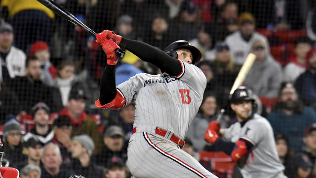 Yankees and Red Sox exchange punches at Fenway - CBS News