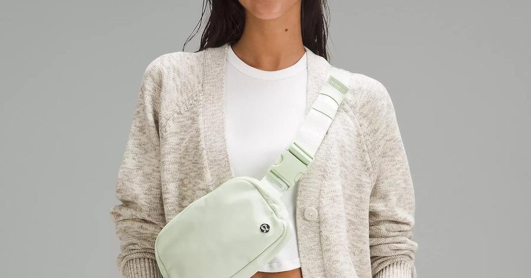 $38 Lululemon belt bag is the 'perfect' travel and workout bag