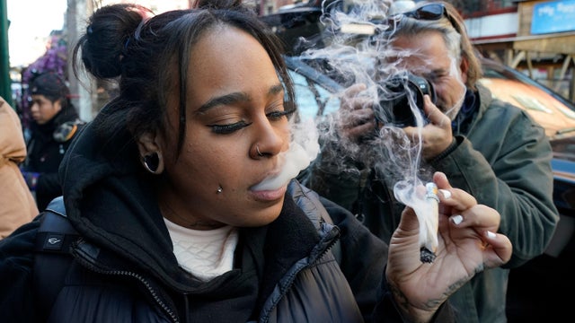 US-HEALTH-DRUGS-CANNABIS-DISPENSARY-SMACKED 