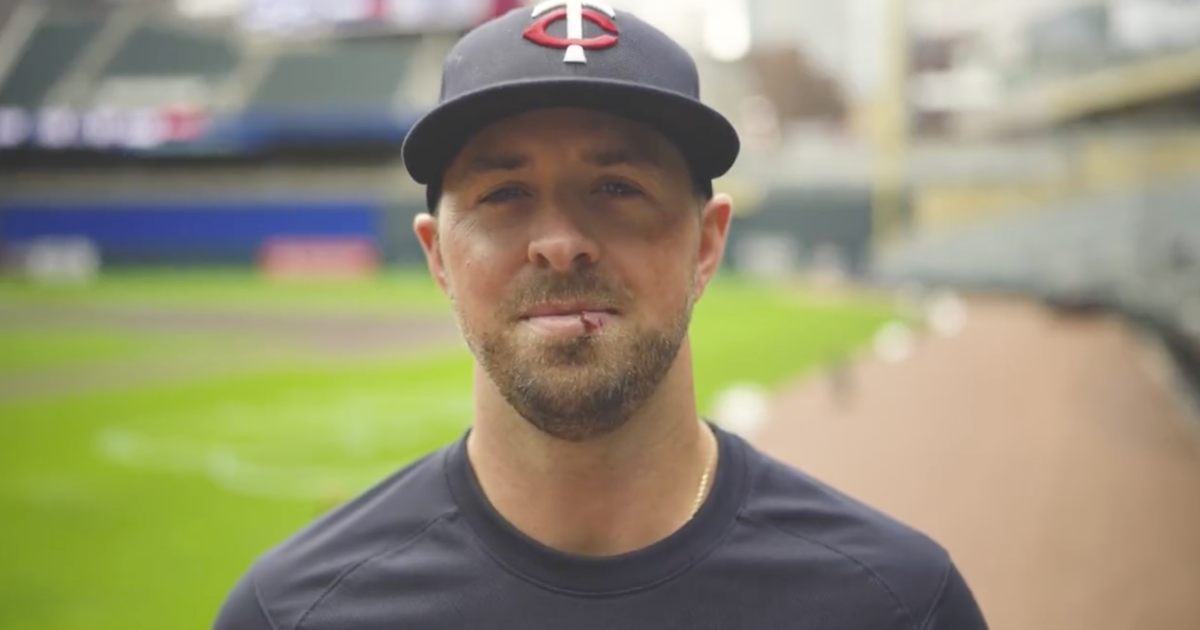 Twins infielder Kyle Farmer says he's doing great after getting hit in  the face with fastball - CBS Minnesota