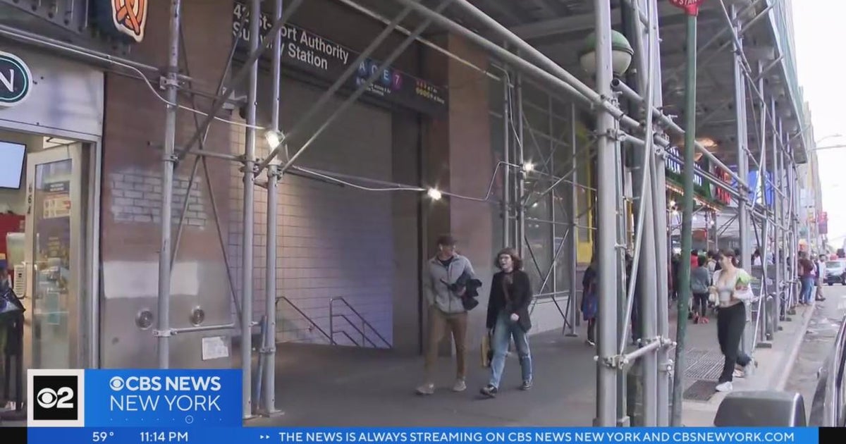 Police seek woman accused in stabbing at Times Square subway station ...