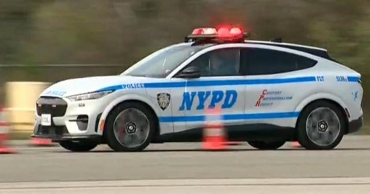 NYPD begins shift to electric vehicles - CBS News