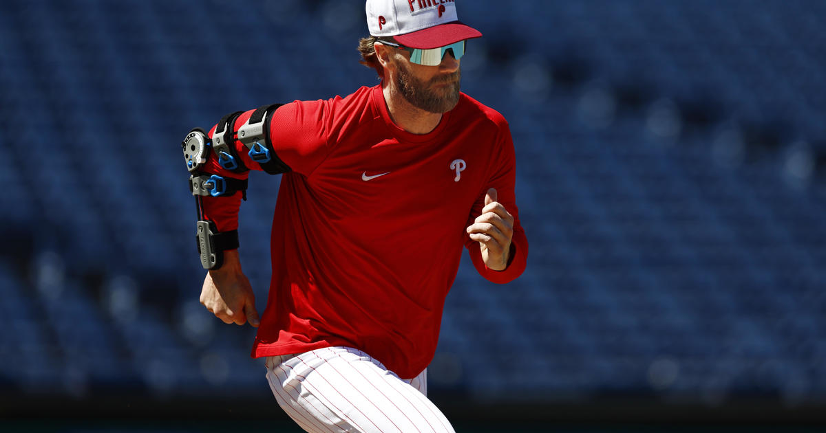 Video shows Phillies' Bryce Harper sliding as rehab continues